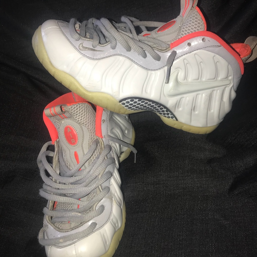 Foamposite (glow in dark)